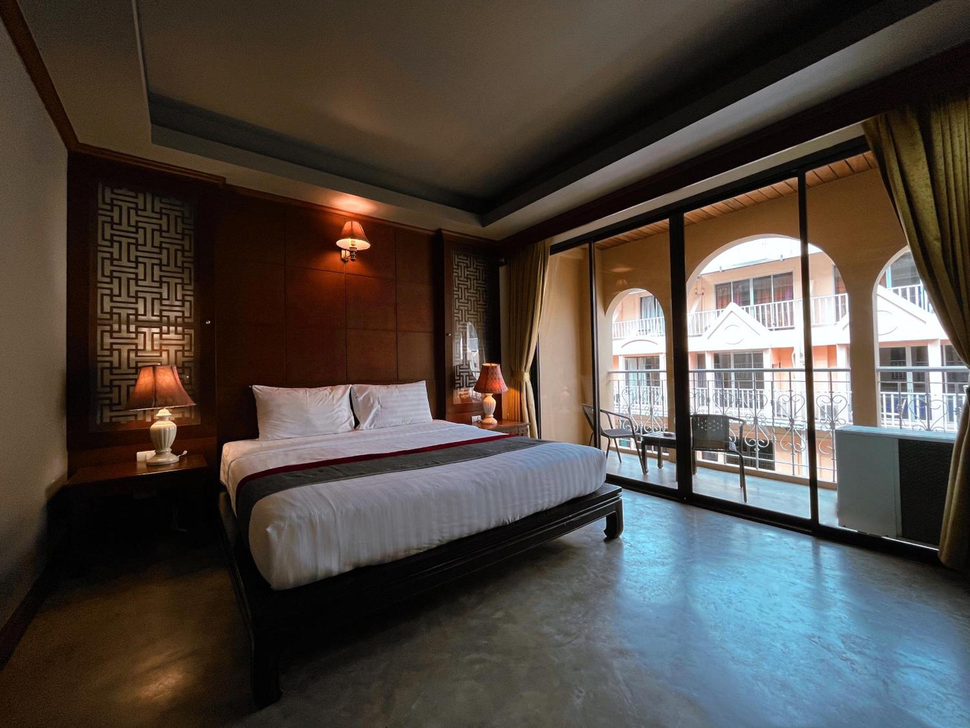 Grand Orlov Apart Hotel Patong Exterior foto