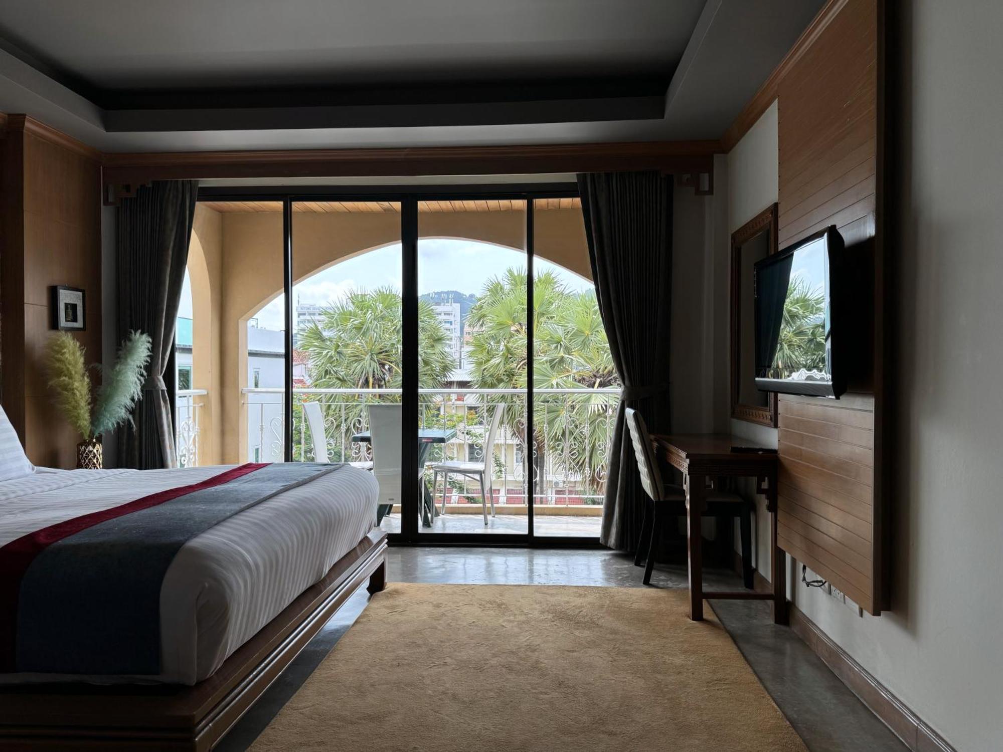 Grand Orlov Apart Hotel Patong Exterior foto