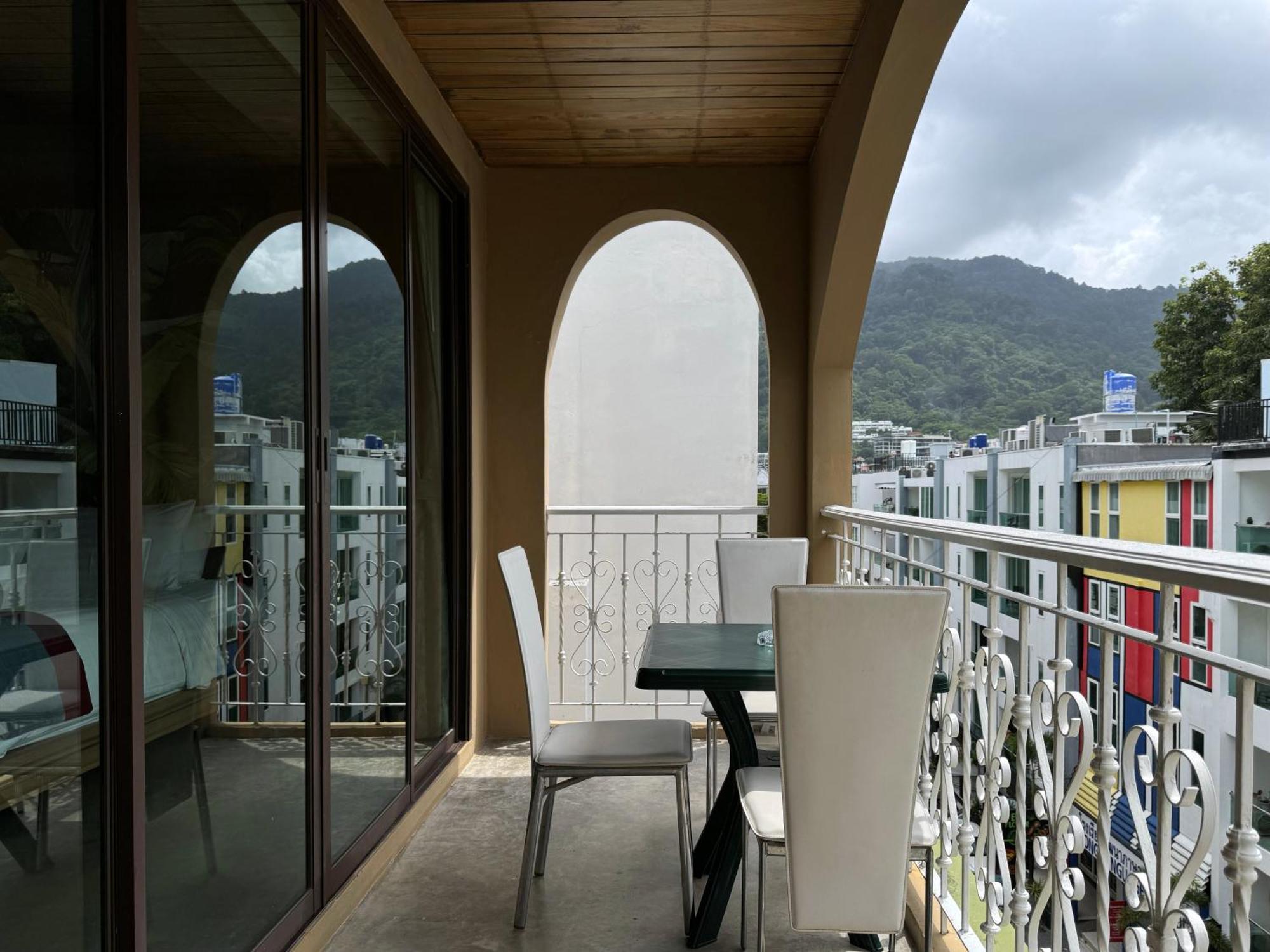 Grand Orlov Apart Hotel Patong Exterior foto