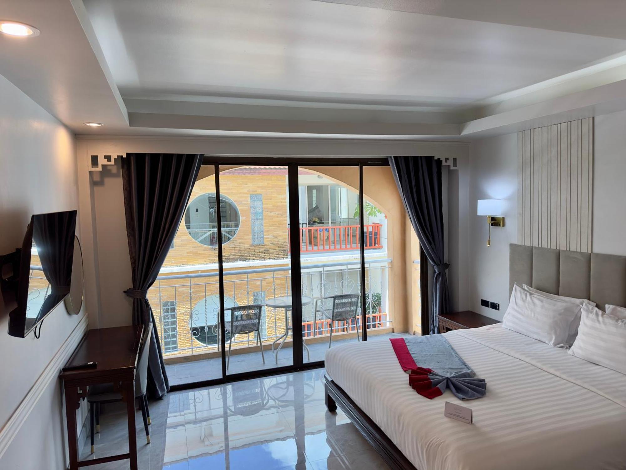 Grand Orlov Apart Hotel Patong Exterior foto